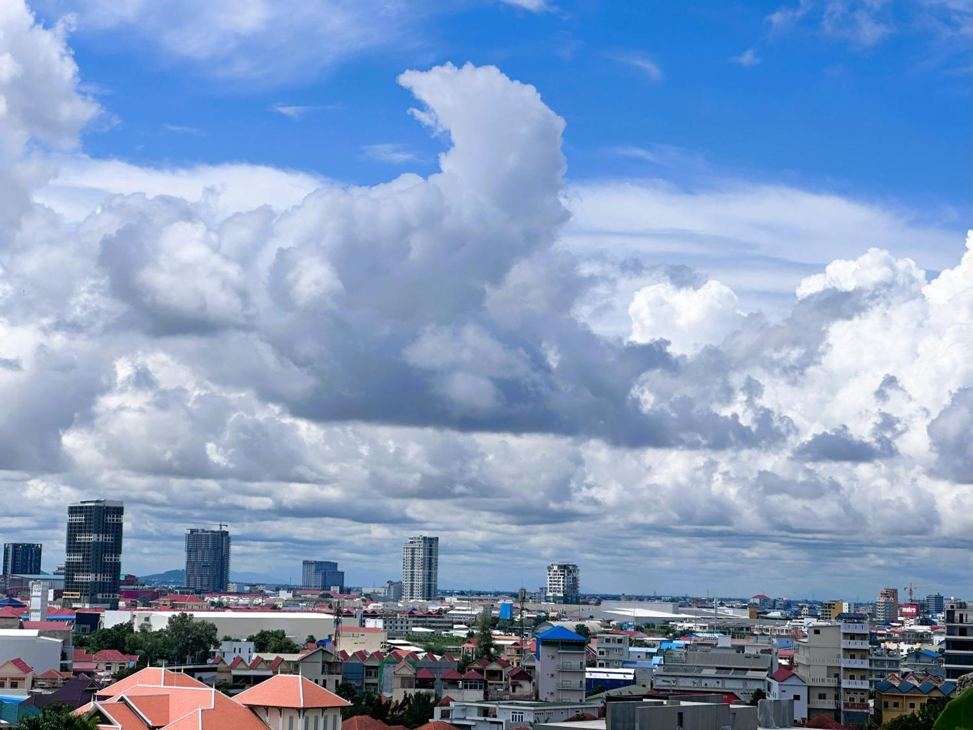 Jaya Suites Hotel พนมเปญ ภายนอก รูปภาพ
