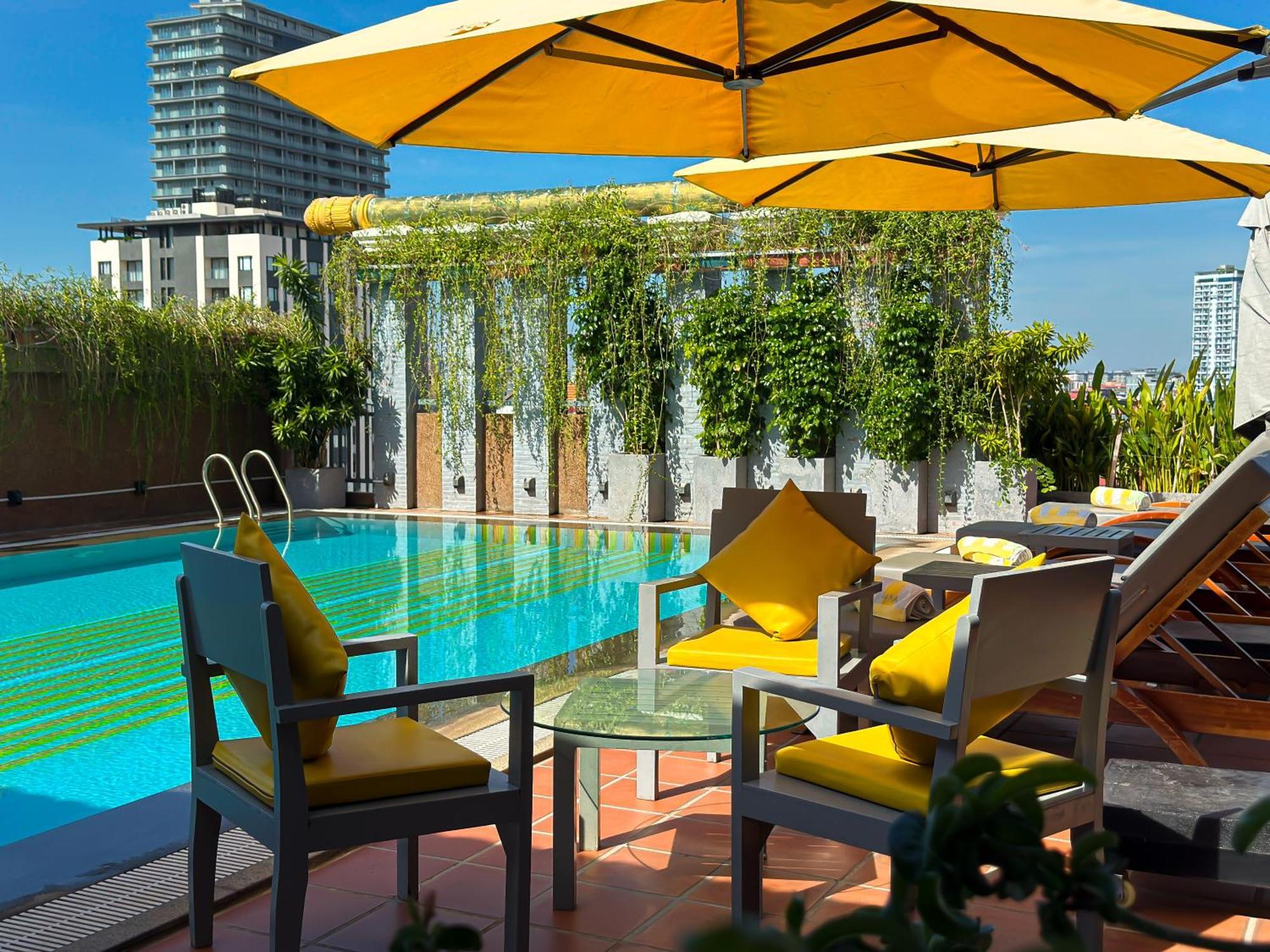 Jaya Suites Hotel พนมเปญ ภายนอก รูปภาพ
